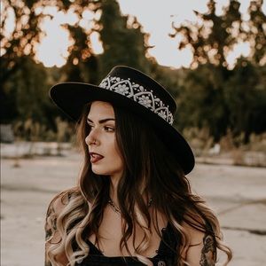 Hatsnroses boater suede hat